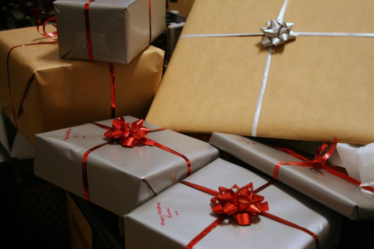 packages-with-bows